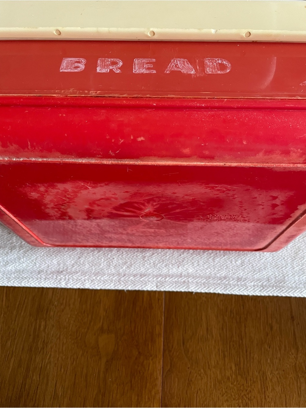 LUSTRO-WARE No. B-20 Plastic Vintage Retro BREAD Box Red/Cream Hinge Lid GUC - Picture 5 of 11